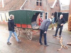 Koets Bakkerij Mendels verhuist