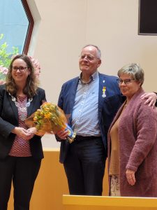 Mede oprichter en eerste voorzitter van de Historische Vereniging, Koninklijk onderscheiden.