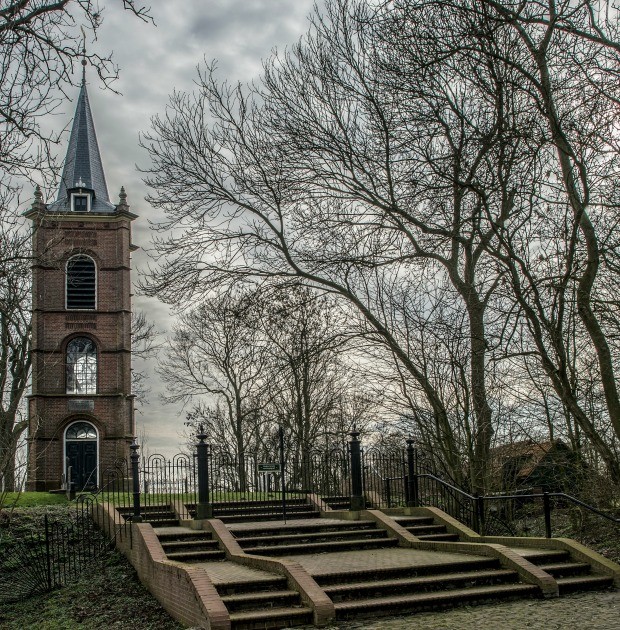 Toornwerd – Kerkhof en Klokkentoren